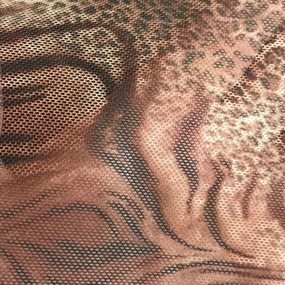 NWOT Lightweight Sheer Animal Print Mesh Sarong/Cover-Up/Top One Size Fits Most. - Picture 9 of 12